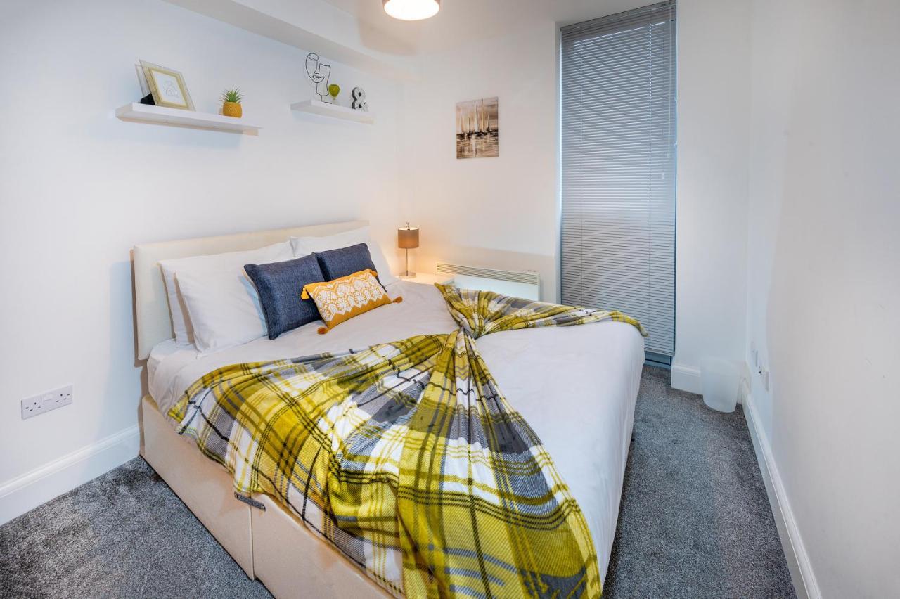 Modern & Spacious 2-Bed Flat With Secure Parking Reading Exterior photo